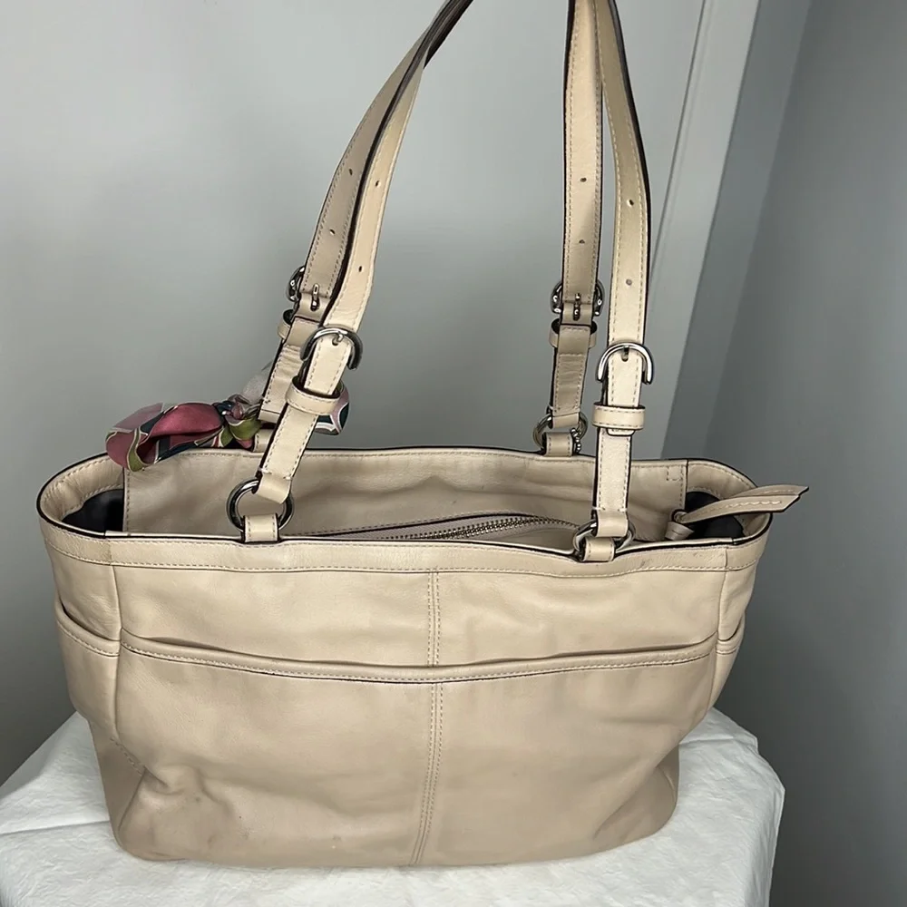 Coach tan purse with color signature scarf - Picture 6 of 11